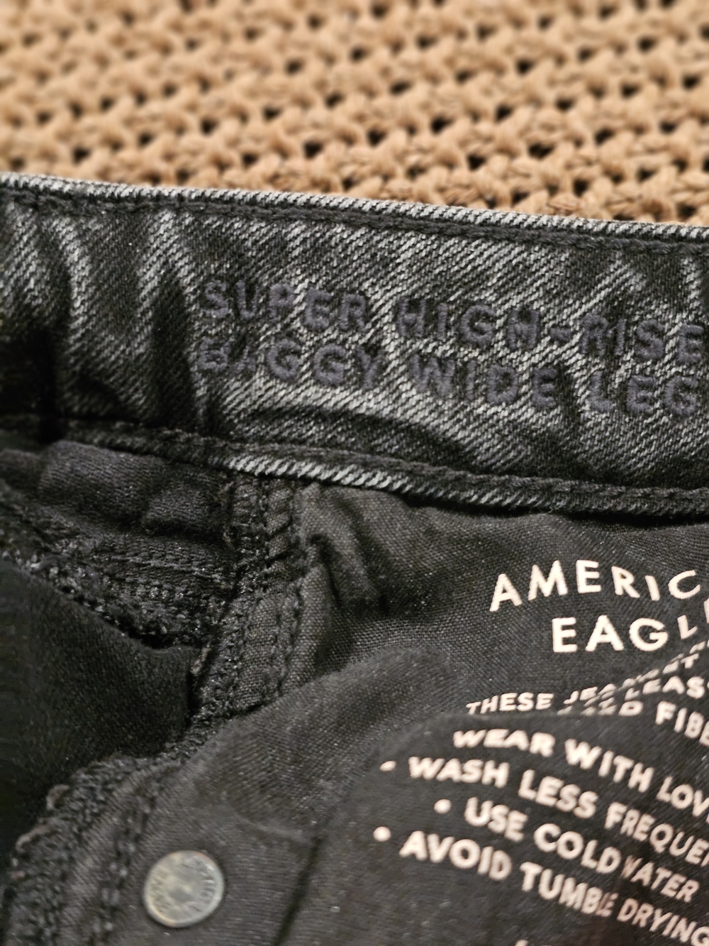 AE Super High-Waisted Baggy Wide-Leg Jean - Picture 5 of 6